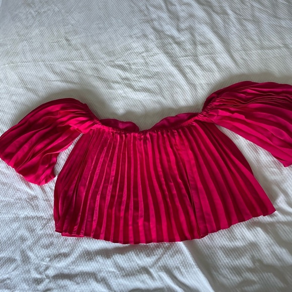 Express Pleated Pink Off The Shoulder Top - Picture 7 of 10